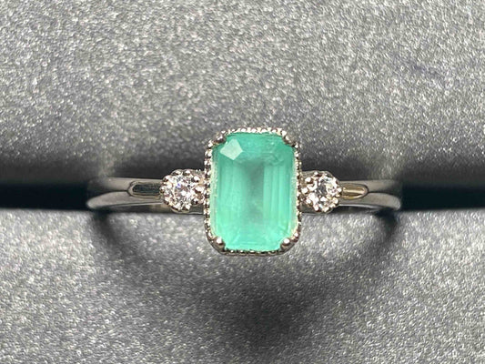 2631 Emerald Ring