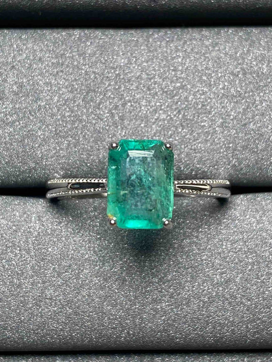 2535 Emerald Ring