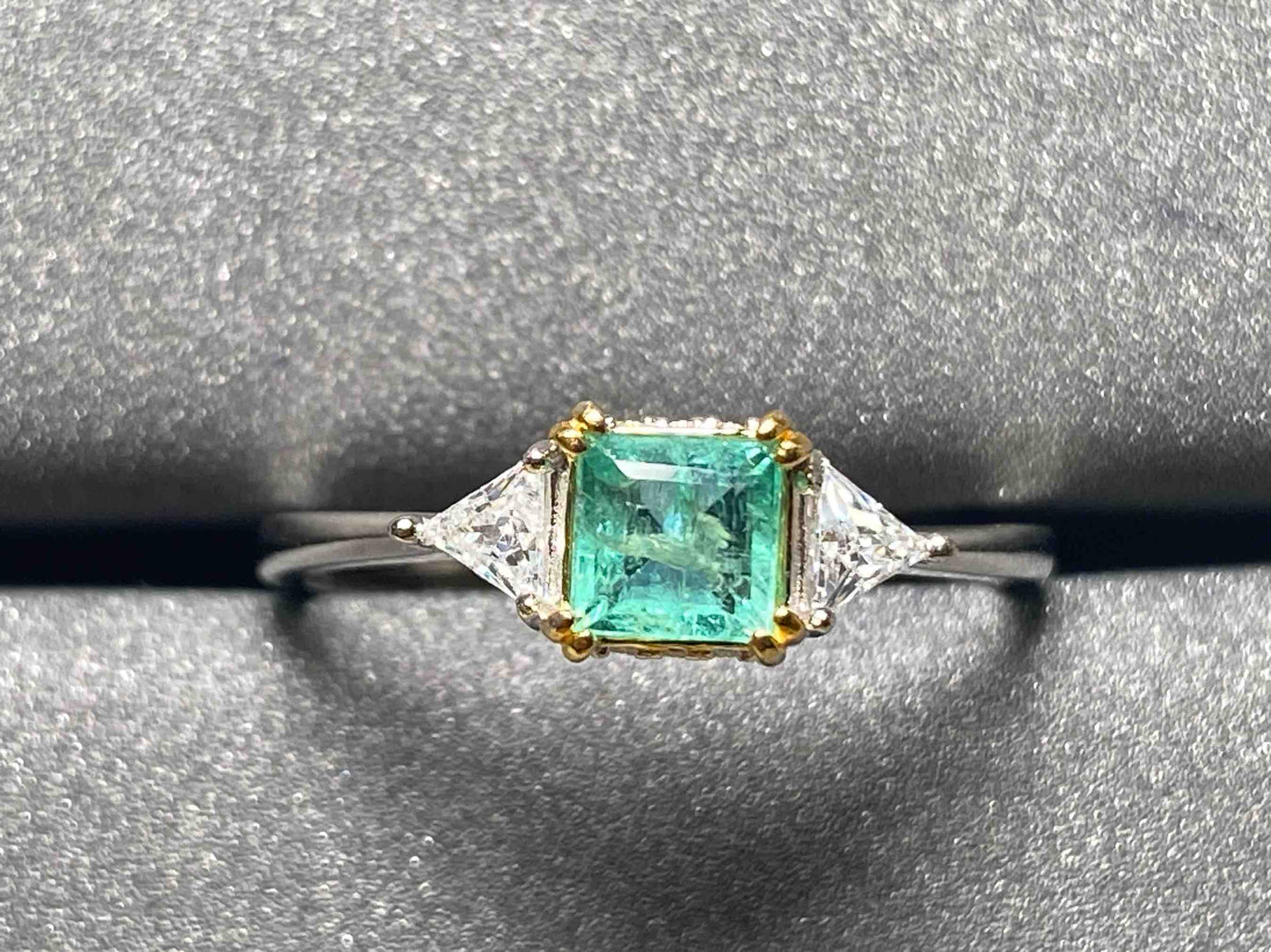 2645 Emerald Ring