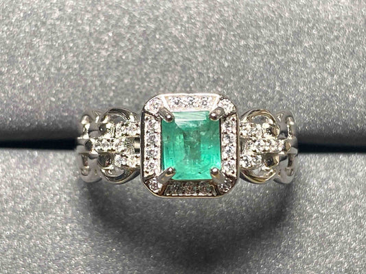 2661 Emerald Ring