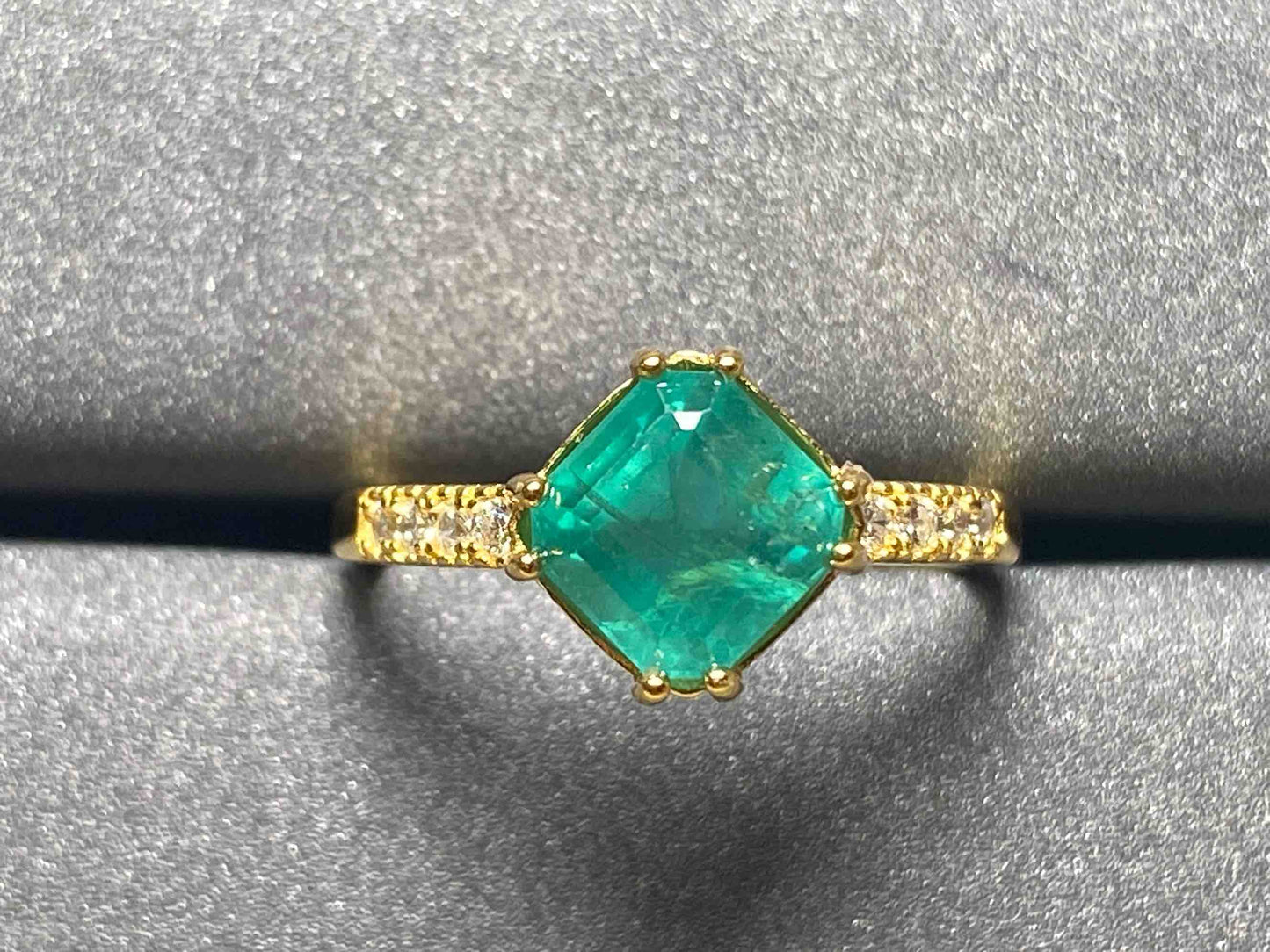 2670 Emerald Ring