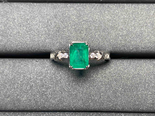 2548 Emerald Ring